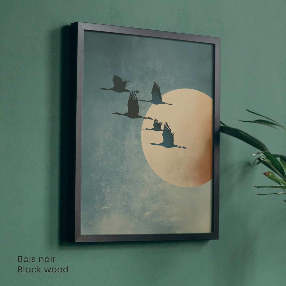 Affiche Japonaise – Envol vers la Lune Dorée | Poster Minimaliste Japonais | Grues Symboliques | Art Zen et Wabi-Sabi